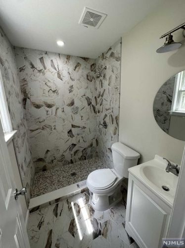 796 Stelton St, Teaneck NJ  07666-5344 exterior