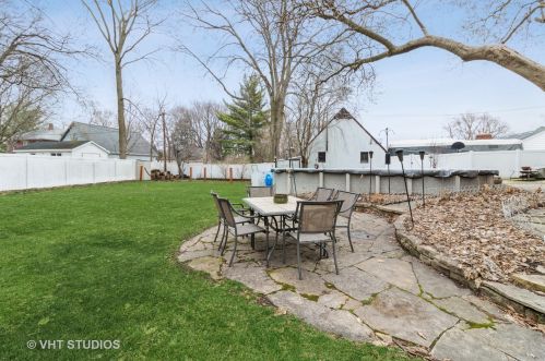 2605 Dougall Rd, Joliet IL 60433-1646 exterior