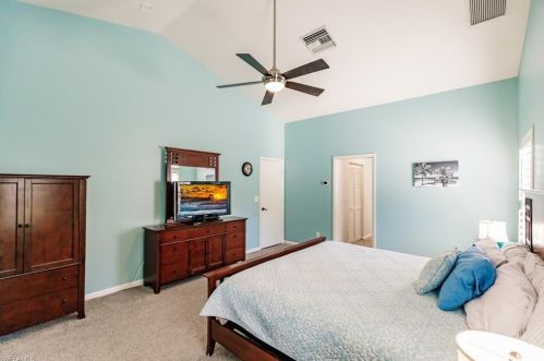 191 Old Tamiami Trl, Naples FL exterior