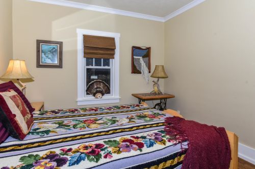 1328 Miles Ave, Kalamazoo MI  49001-4934 exterior