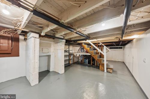 435 5 St, Washington DC 20003-2052 exterior