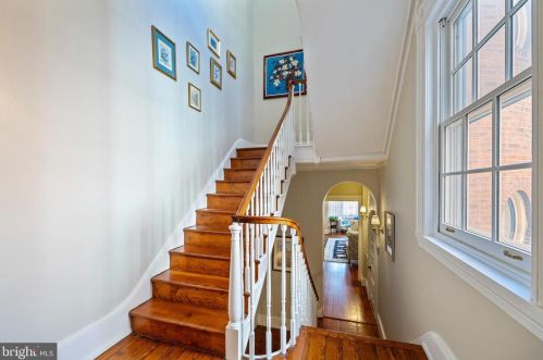 1016 Clinton St, Philadelphia PA 19107-6017 exterior