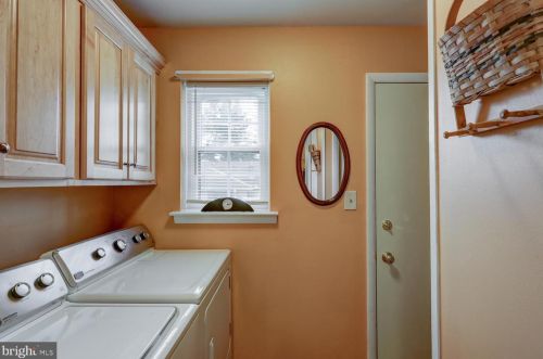 407 Valleybrook Dr, Lancaster PA 17601-4612 exterior