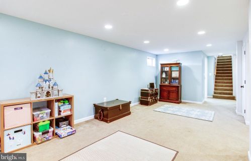 1841 Birch Rd, Mc Lean VA 22101-5317 exterior