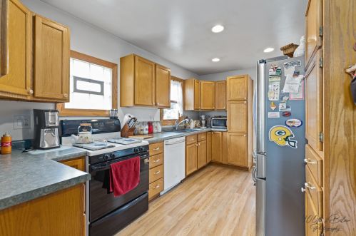 3001 Chestnut Dr, Bull Valley IL 60097-9399 exterior