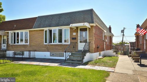 8573 Bustleton Ave, Philadelphia, PA 19152-1215