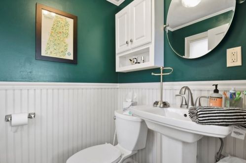 2 Wood Ave, Worcester MA 01606-2545 exterior