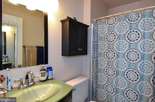 11531 Pne Cone Ct, Herndon VA 20191-2239 exterior