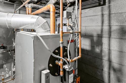 1323 Commonwealth Ave, Bronx NY 10473-3603 exterior