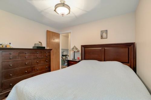 3935 Greenleaf Ave, Chicago IL 60626-2882 exterior