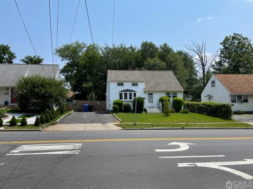 218 Wood Ave, Iselin NJ  08830-1335 exterior