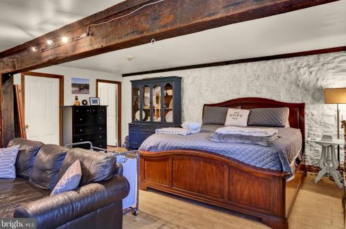 886 Vaughn Rd, Pottstown PA exterior