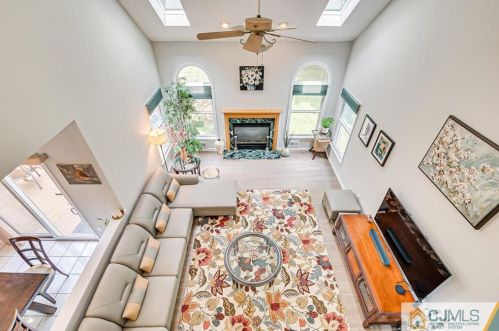 16 Sonia Ct, Edison NJ 08820-4443 exterior