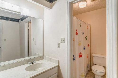 725 Dalrymple Rd, Atlanta GA  30328-1400 exterior