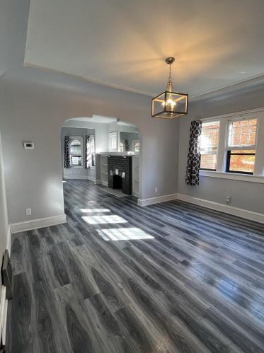 2341 54th St, Milwaukee, WI 53219-2207