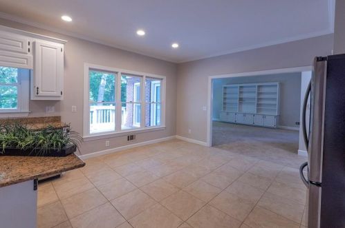 3158 Kings Arms Ct, Atlanta GA  30345-2153 exterior