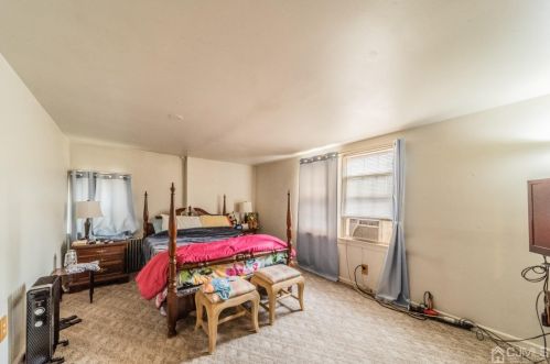 59 Howell Ave, Perth Amboy NJ 08863-1445 exterior