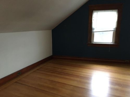 56 Middleton Ave, Middletown RI 02840-3657 exterior