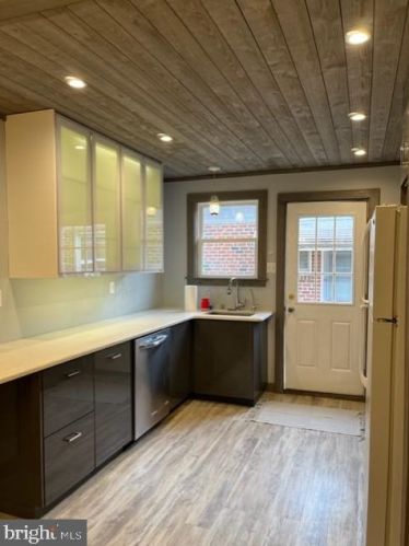 8567 Bustleton Ave, Philadelphia, PA 19152-1215