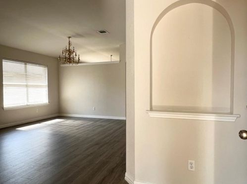 4447 Bremner Dr, Austin TX  78749-3644 exterior