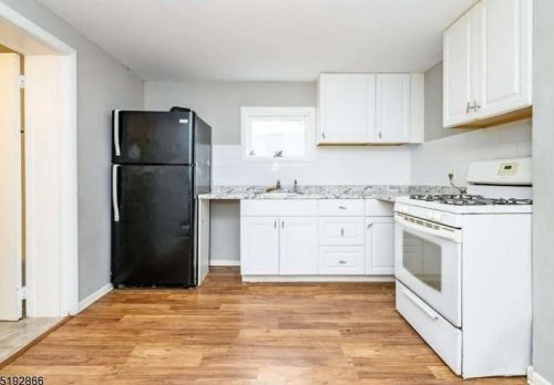 15 Douglas St, Perth Amboy NJ  08863-2205 exterior