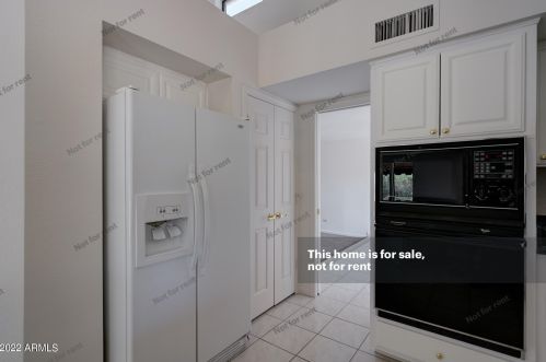 11001 11th St, Phoenix AZ 85020-5825 exterior