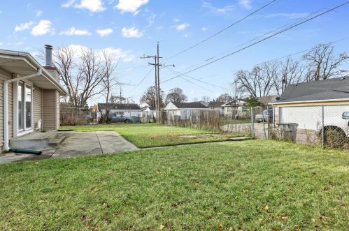 5933 79th St, Milwaukee WI  53218-1716 exterior