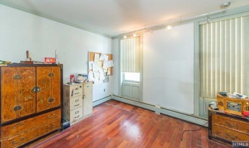 71 St, Union City NJ 07086-7101 exterior