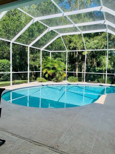 5012 Londonderry Dr, Tampa FL  33647-1337 exterior