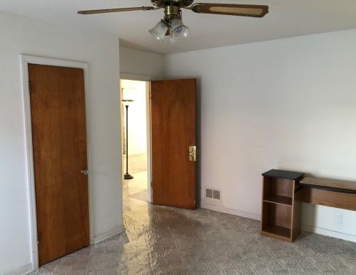 11556 Sacramento Dr, Chicago IL 60803-5885 exterior