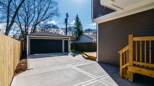 5135 Neenah Ave, Chicago IL  60656-3728 exterior