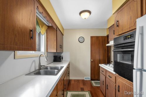 4118 68 St, Byron Township MI 49315-9428 exterior