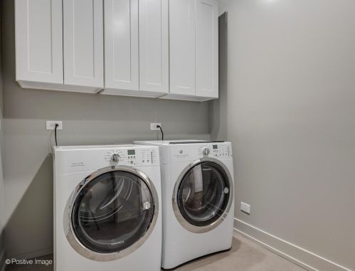 420 Grand Ave, Chicago IL 60612-1144 exterior