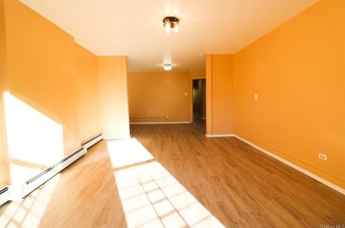 271 198th St, Bronx NY  10458-3170 exterior