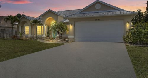 1981 Dock St, Fort Pierce, FL 34952-6722
