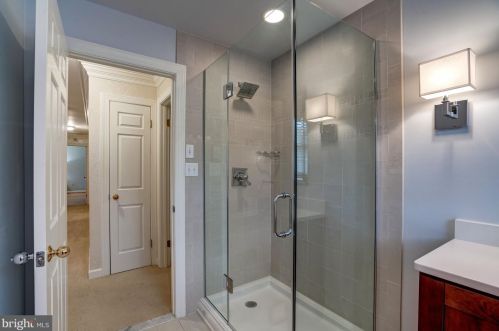 7621 Laurel Leaf Dr, Rockville MD 20854-1768 exterior