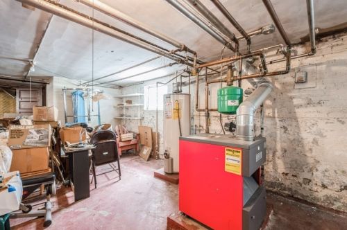 7937 Crandon Ave, Chicago IL 60617-1147 exterior