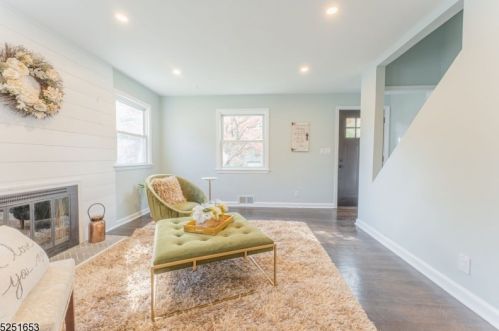 78 Henshaw Ave, Springfield NJ  07081-2210 exterior