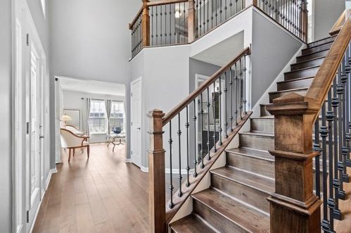 220 Foxburg Dr, Pittsburgh, PA 15205-9798