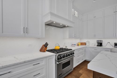 292 Fremont Ave, Elmhurst IL 60126-2200 exterior