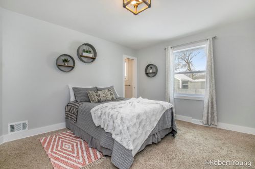 1811 Griggs, Grand Rapids MI 49506-4430 exterior