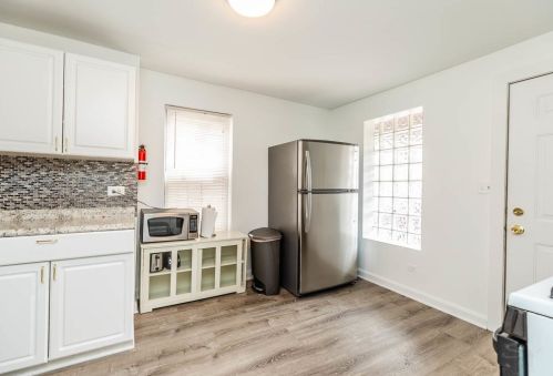 938 Noble St, Chicago IL  60642-5303 exterior