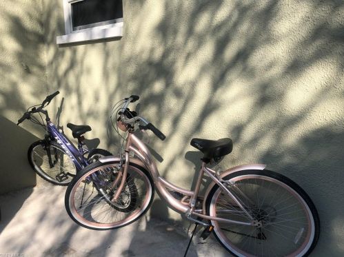 794 107 Ave, Naples FL 34108-1857 exterior