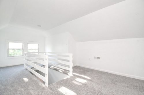 105 Lyons St, Springfield MA 01151-1610 exterior