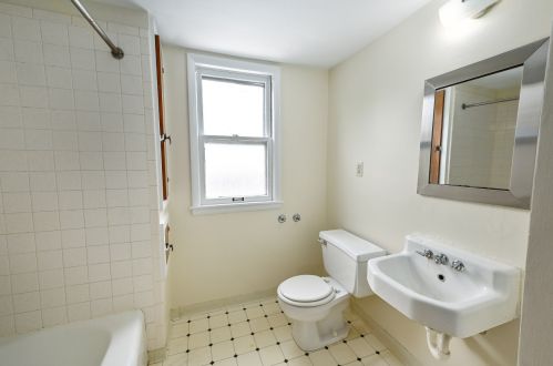 2819 Howell Ave, Milwaukee WI 53207-2054 exterior