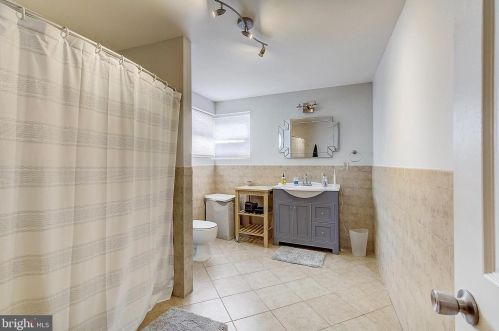 1820 Manton St, Philadelphia PA  19146-2923 exterior