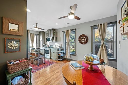 36 Portland Pl, Saint Louis MO 63108-1242 exterior