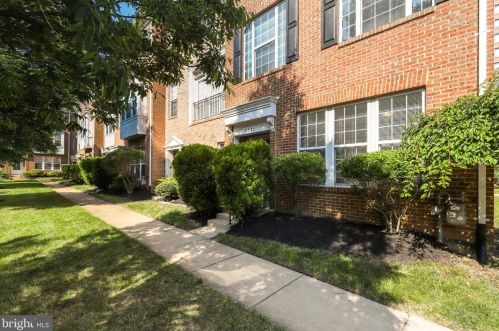 2321 Huntington Station Ct, Alexandria, VA 22303-1417