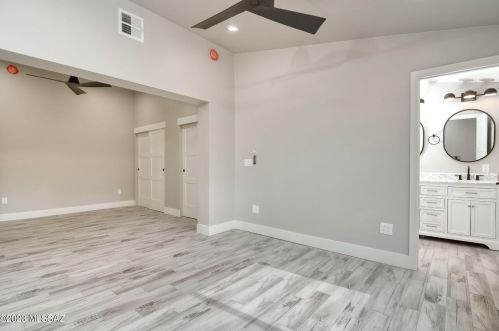 892 Glenn St, Tucson AZ  85705-4120 exterior