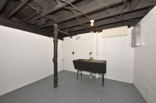 4373 52, Milwaukee WI 53218-5004 exterior